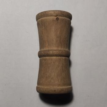 Objet en bois creux et circulaire