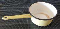 Casserolle émaillée jaune